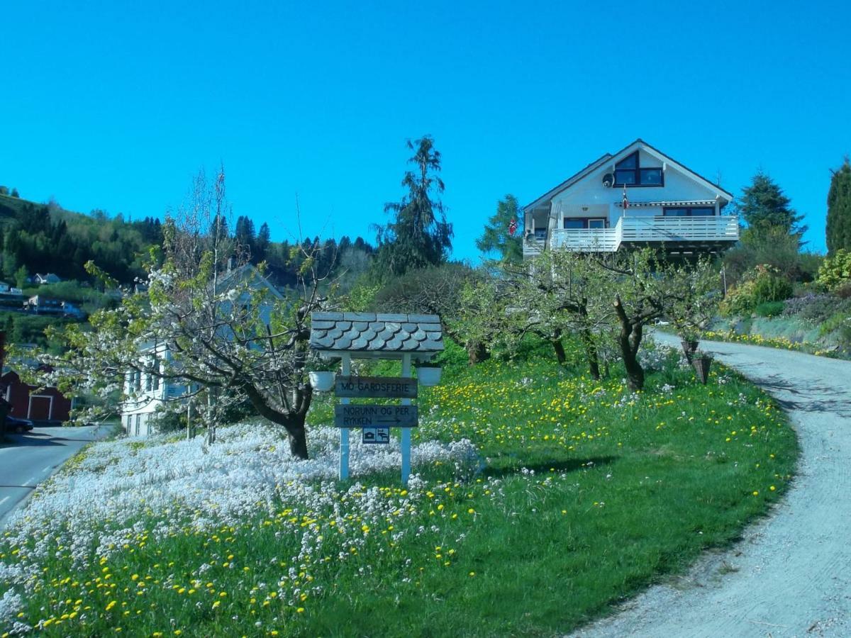 Mo Gardsferie-Pers Frukthage Villa Øystese Екстериор снимка